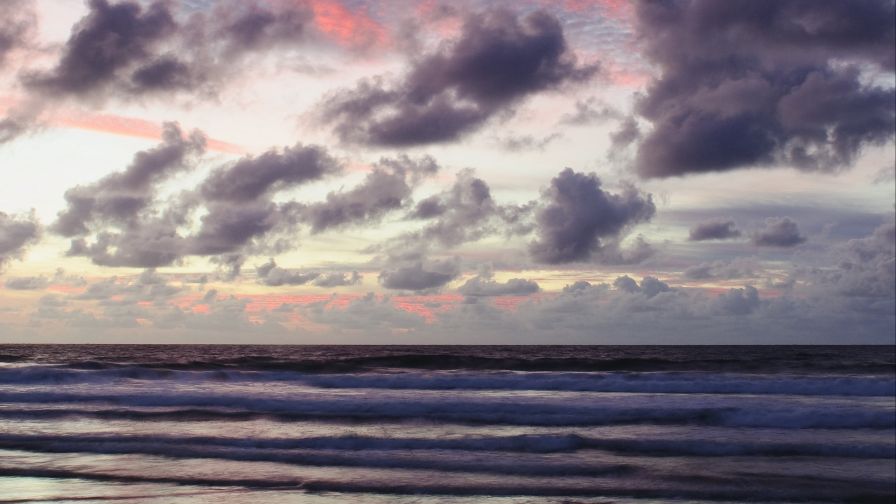 Beautiful sunset over the ocean HD Wallpaper