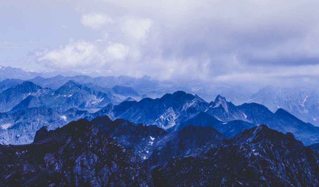 Blue mountain peaks HD Wallpaper