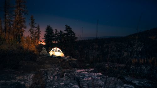 Camping tent at night HD Wallpaper