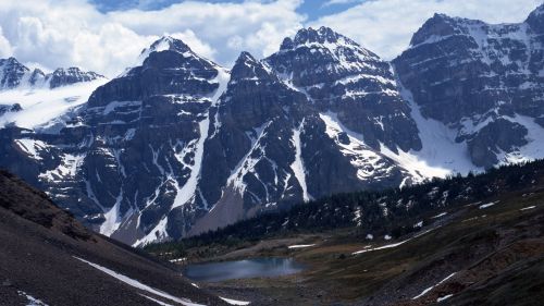 Valley of the Ten Peaks HD Wallpaper