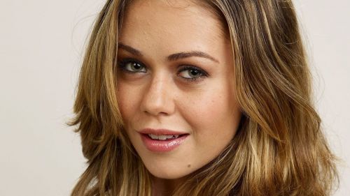 Alexis Dziena HD Wallpaper