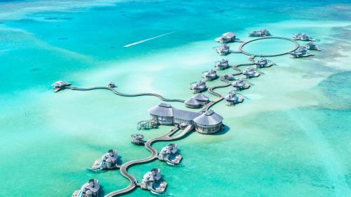 Amazing bungalows at Maldives HD Wallpaper