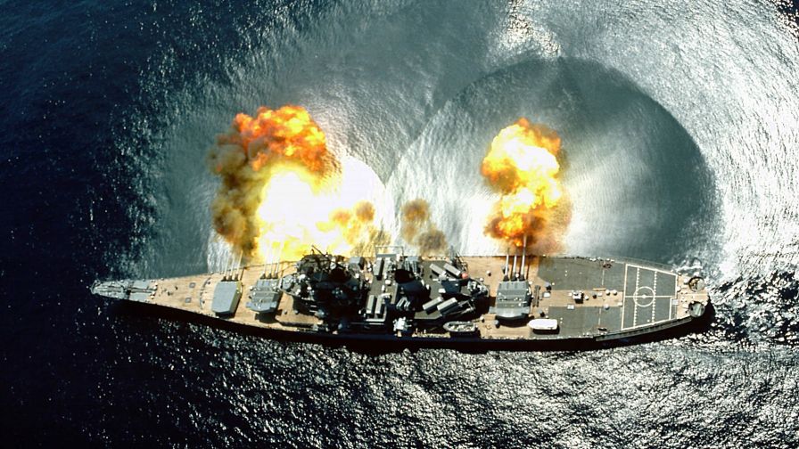 America's Lethal Iowa-Class Battleship HD Wallpaper