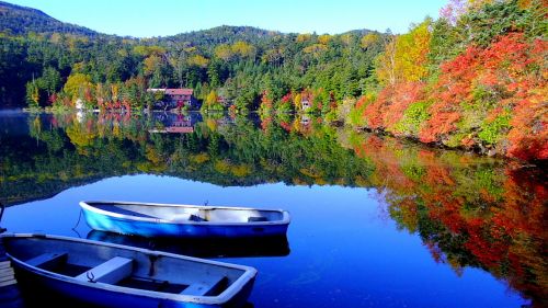 Autumn boat HD Wallpaper