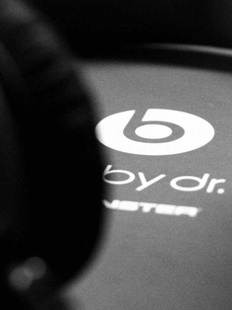 Beats By Dr Dre Hd Wallpaper for Desktop and Mobiles