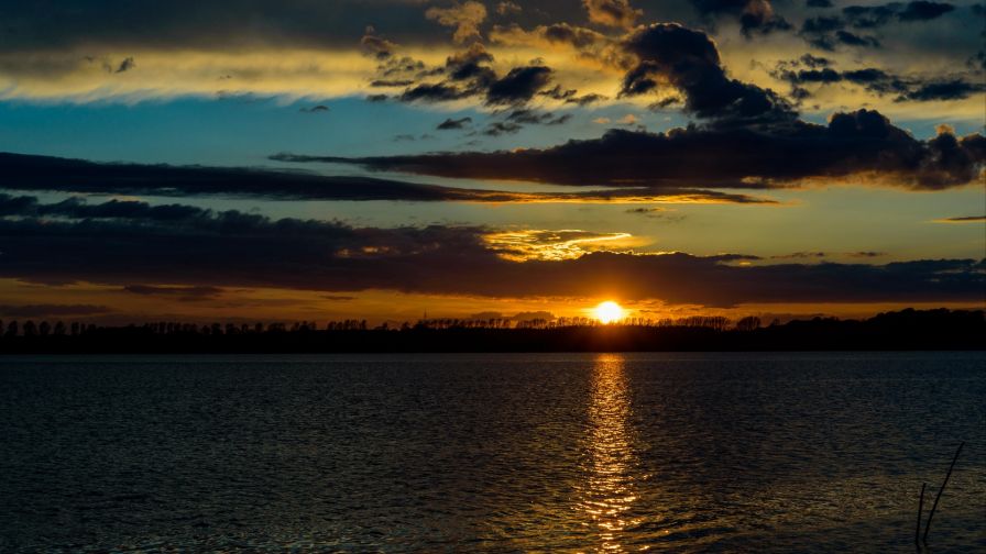 Beautiful sunset over the lake HD Wallpaper