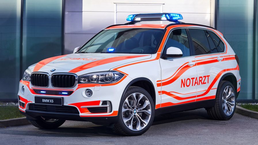 BMW X5 Notarzt HD Wallpaper