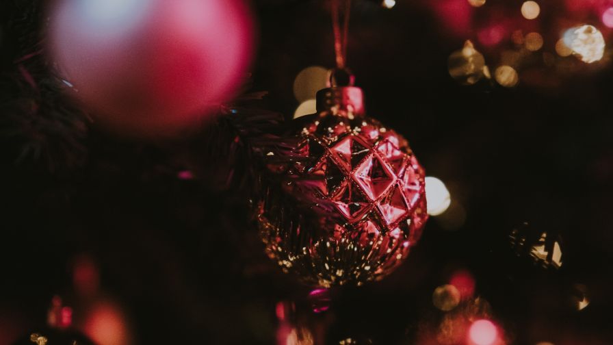 Christmas ball covered in glitter HD Wallpaper