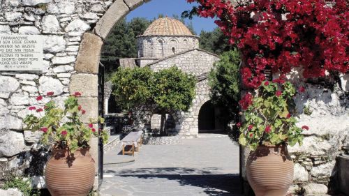 Church courtyard in Rhodes HD Wallpaper