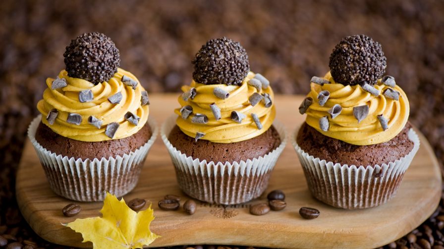 Cupcakes HD Wallpaper