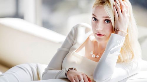 Dakota Fanning HD Wallpaper