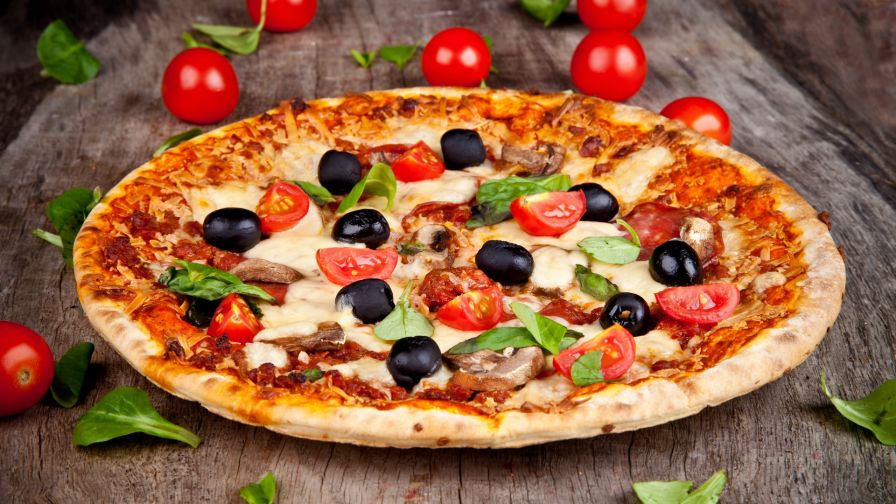 Delicious pizza HD Wallpaper