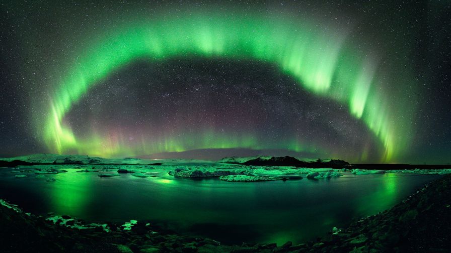 Free Download Green Aurora Borealis Wallpaper for Desktop and Mobiles