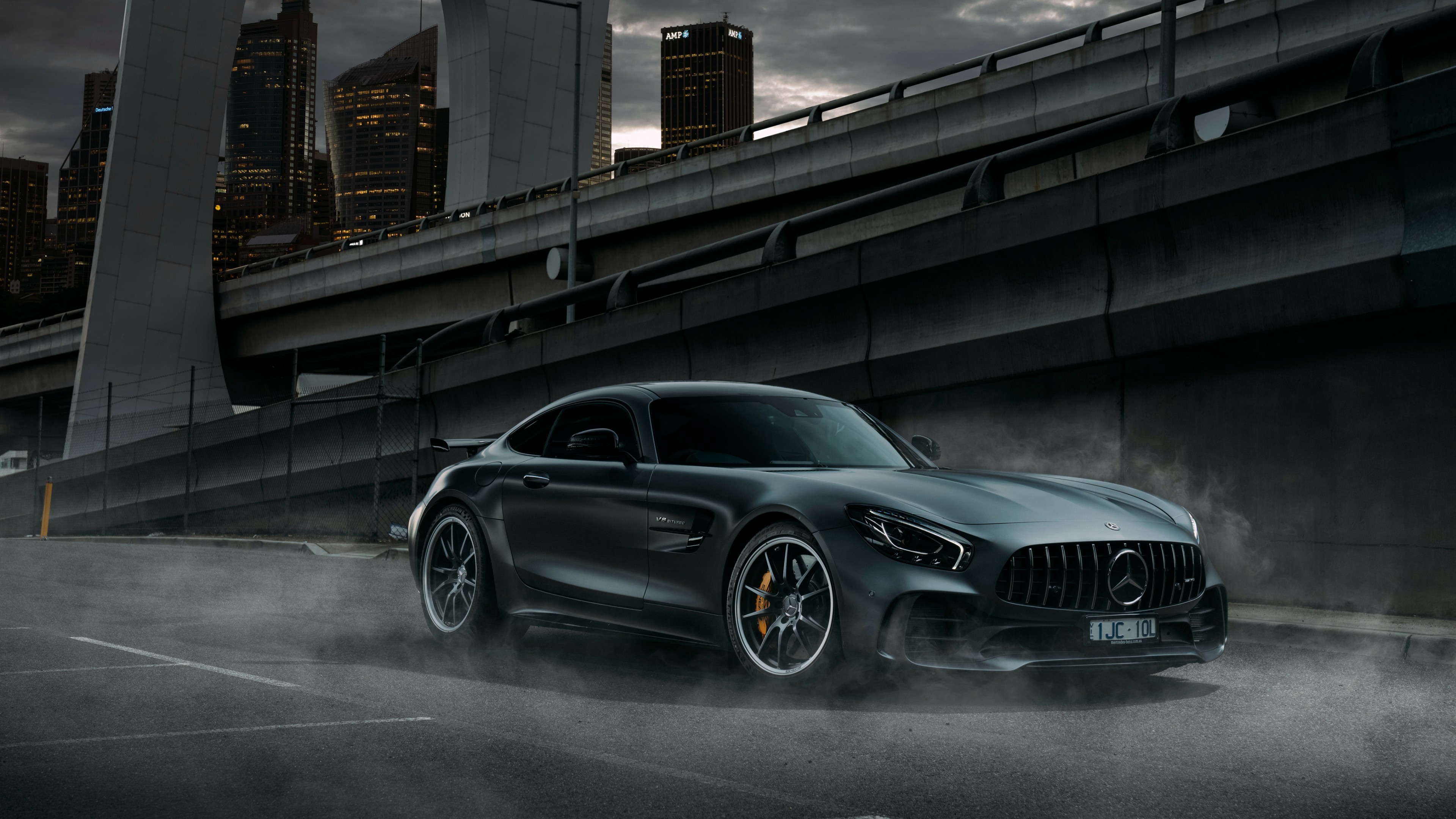 Mercedes-AMG GT здание стены без смс