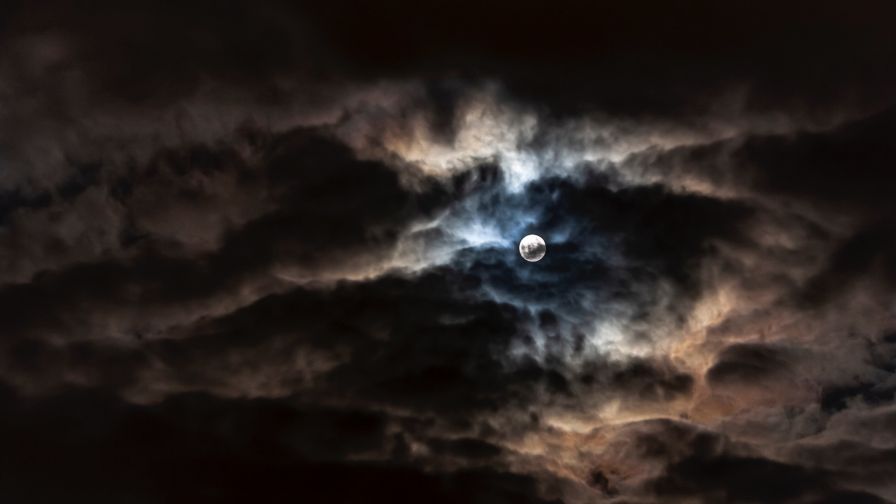 Full moon on a cloudy night HD Wallpaper