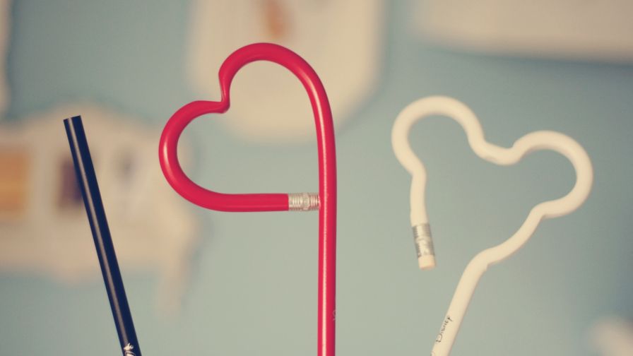 Heart shaped pencils HD Wallpaper