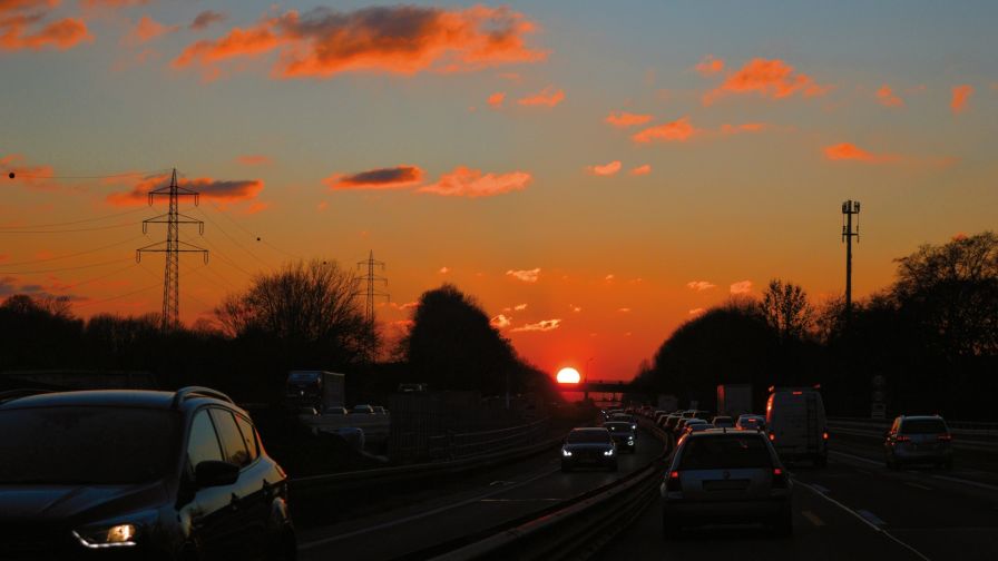 Highway traffic HD Wallpaper