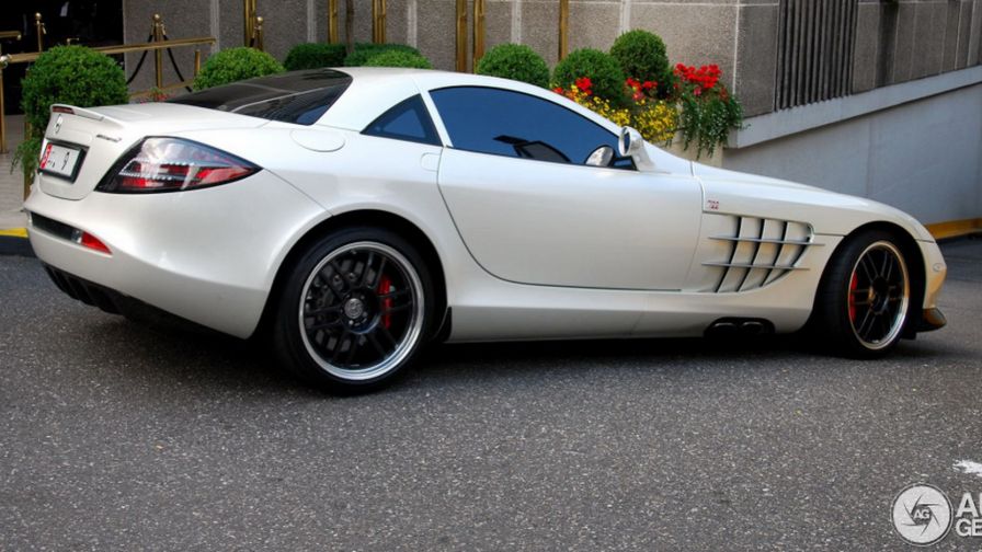 Mercedes Benz SLR McLaren HD Wallpaper