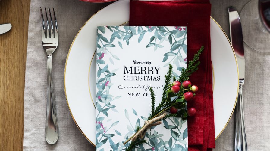 Merry Christmas Card On Plate HD Wallpaper