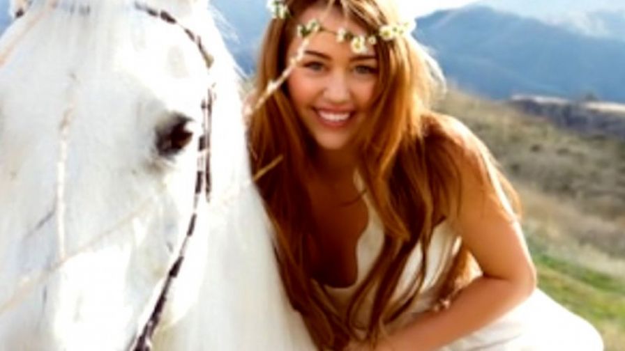Miley cyrus and her horse HD Wallpaper