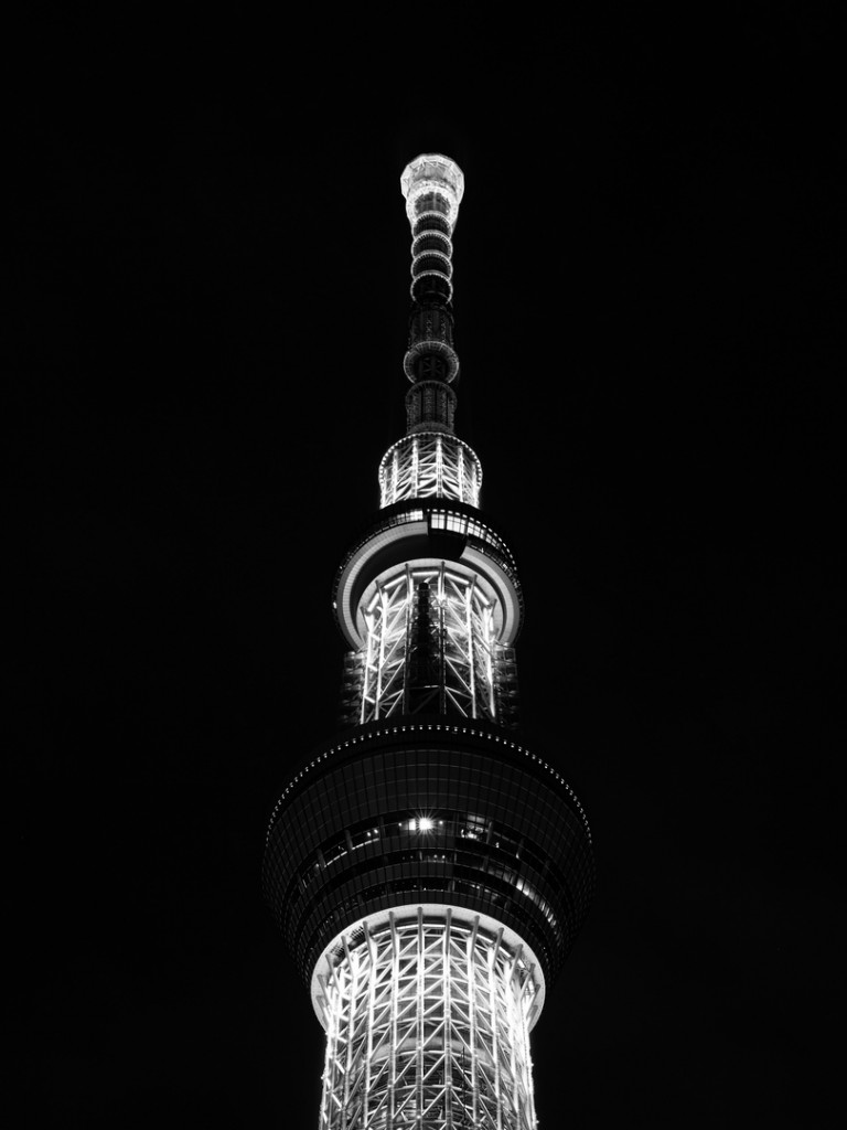 Night city tower HD Wallpaper