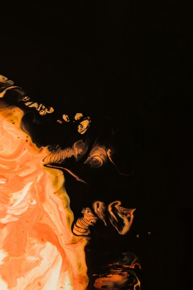 Orange paint splash HD Wallpaper
