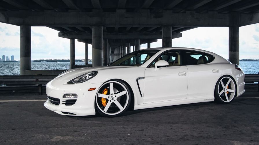 Porsche-Panamera-4S HD Wallpaper