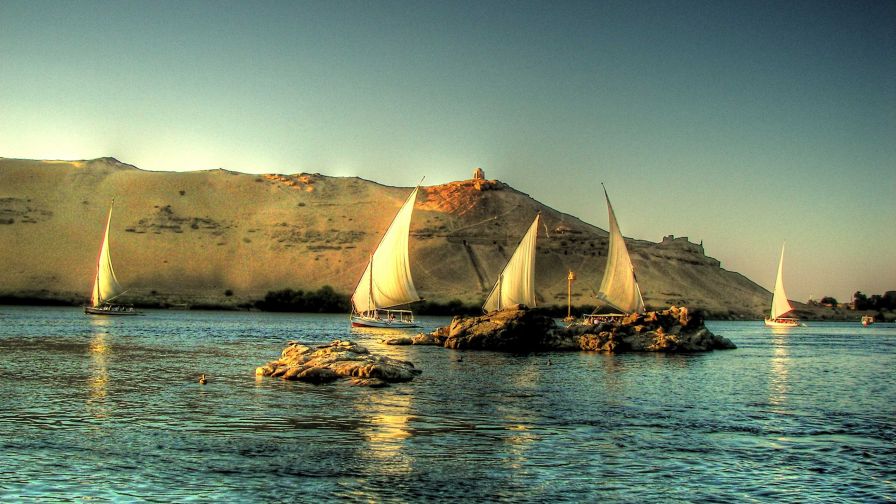 Sailing HD Wallpaper