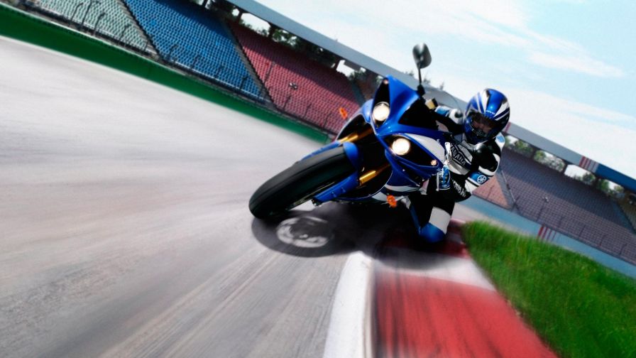 Yamaha R1 Bike Hd Wallpaper for Desktop and Mobiles
